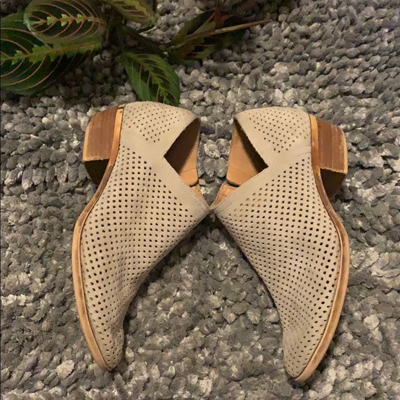 Lucky brand ankle booties | size 8.5 - Picture 4 of 9